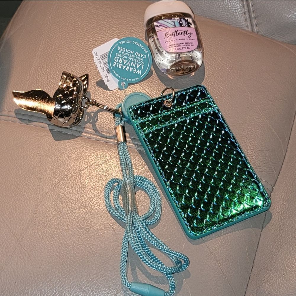 Bath & Body Works Wearable Lanyard Pocketbac Holder, ID Badge Card Holder New - Picture 8 of 10
